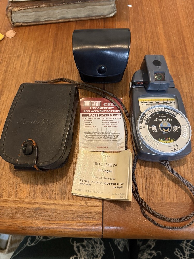 Gossen Luna-pro Incident Light Meter, Cases + variable angle attachment