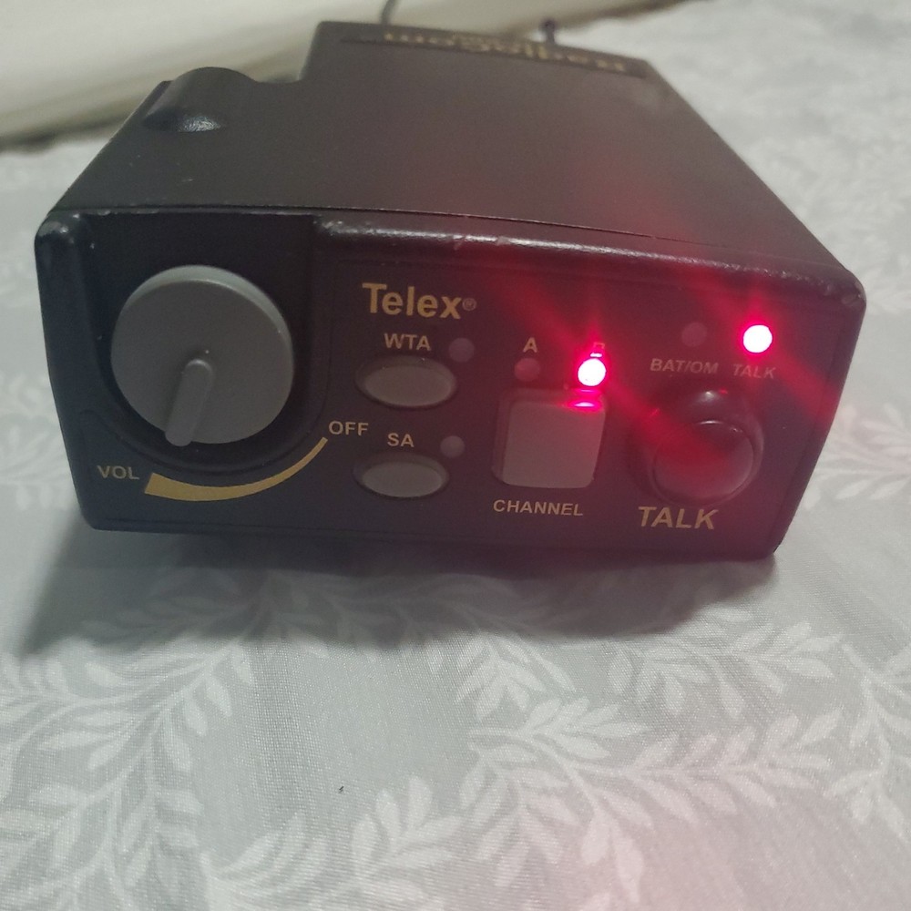 RADIOCOM TR-800 WIRELESS BELTPACK TRANSCEIVER