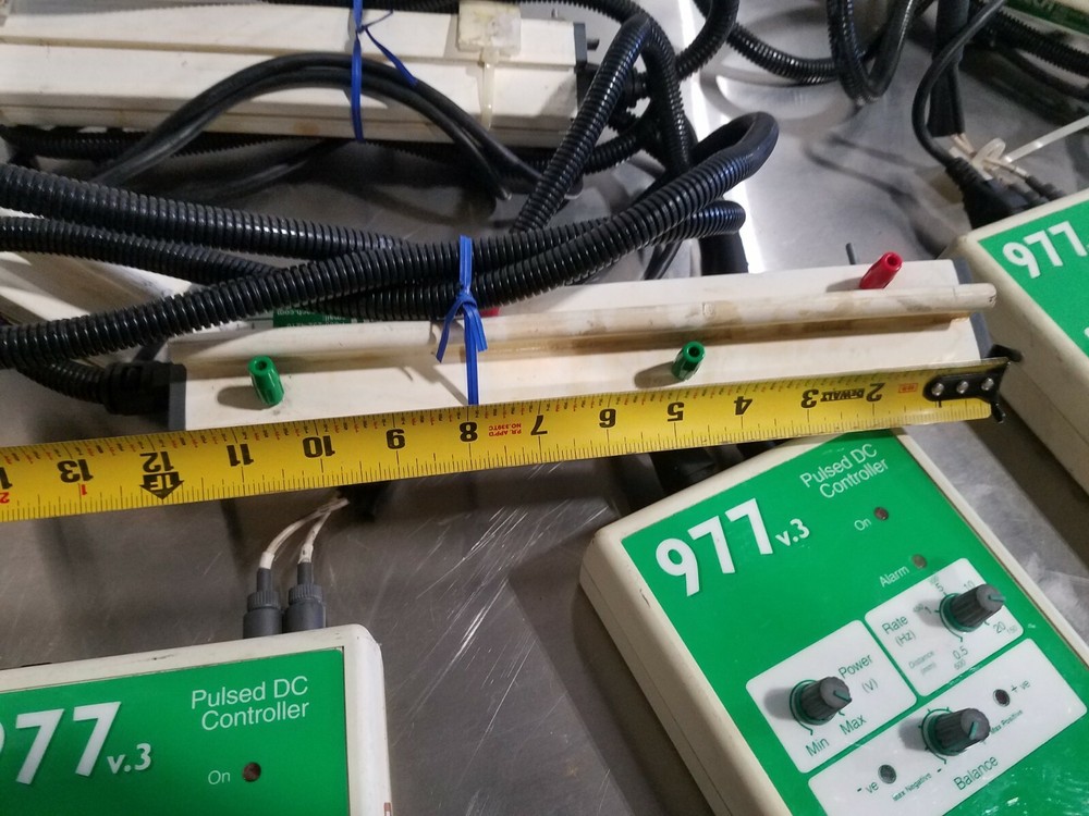 Meech 977 v3 Pulsed DC Controller with 976 Static Eliminator Ionizing Bar