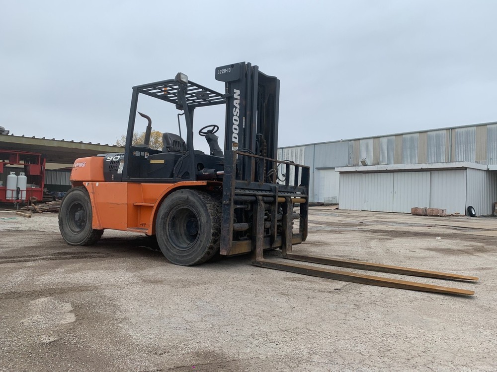 Doosan D90S-5 Forklift