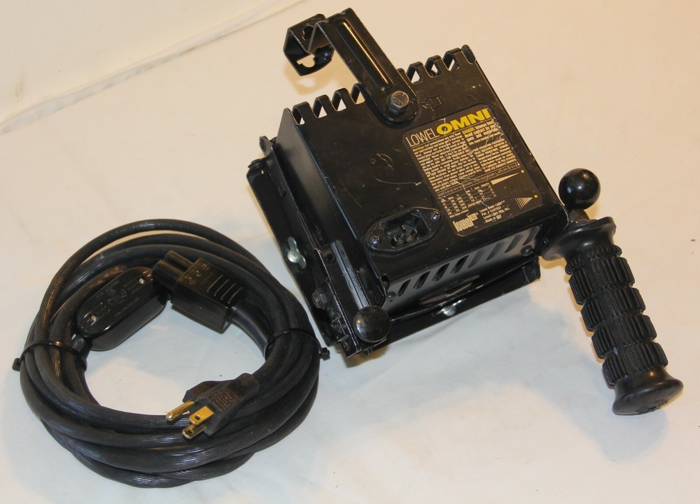 Lowel Omni Light - 500W Focus Flood Light