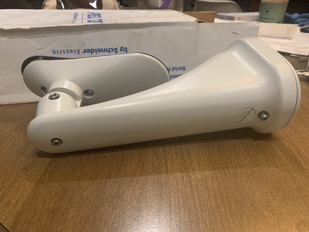 Pelco EM3512 Feedthrough Wall Mount Camera Housing Kit