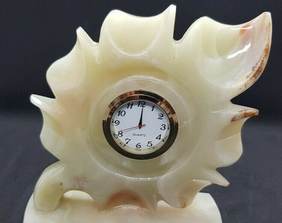 GREEN ONYX HANDCRAFTED, MAPLE LEAF CLOCK, HEIGHT - 6"
