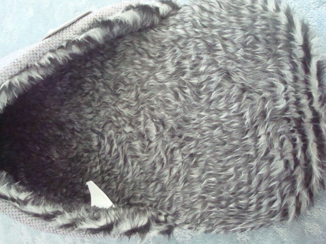 GRAY SLIPPER DOG/CAT BED