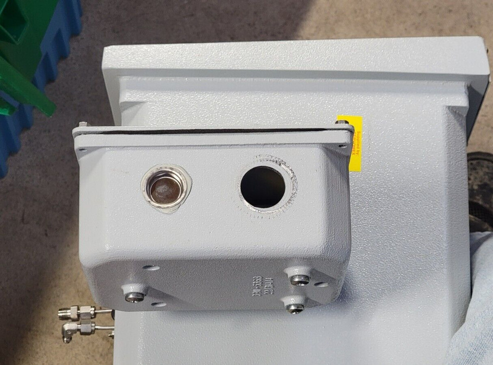 SERVOMEX PARAMAGNETIC OXYGEN 1100 SERIES TRANSDUCER UNIT TYPE 1133 USED