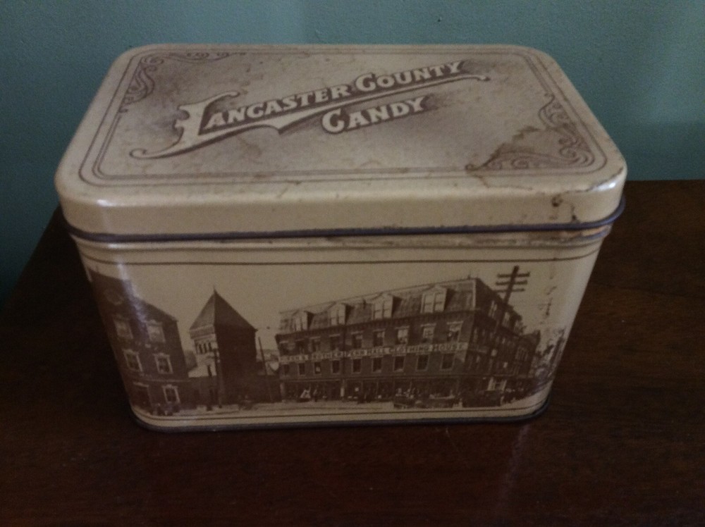Lancaster County Candy Hinged Tin Panoramic View Penn Square 1905 on side ✔