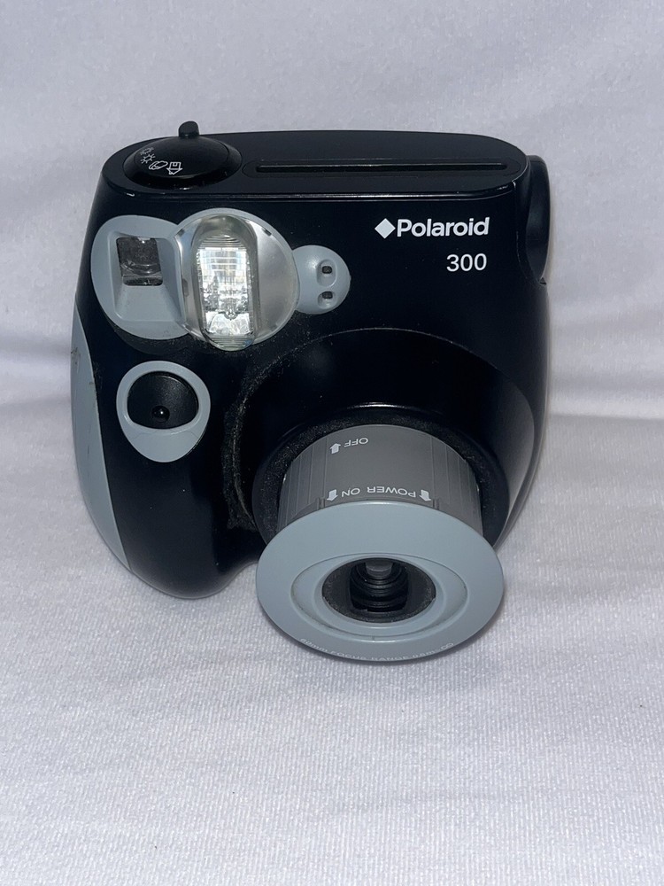 Polaroid 300 Camera in Black Instax GUC