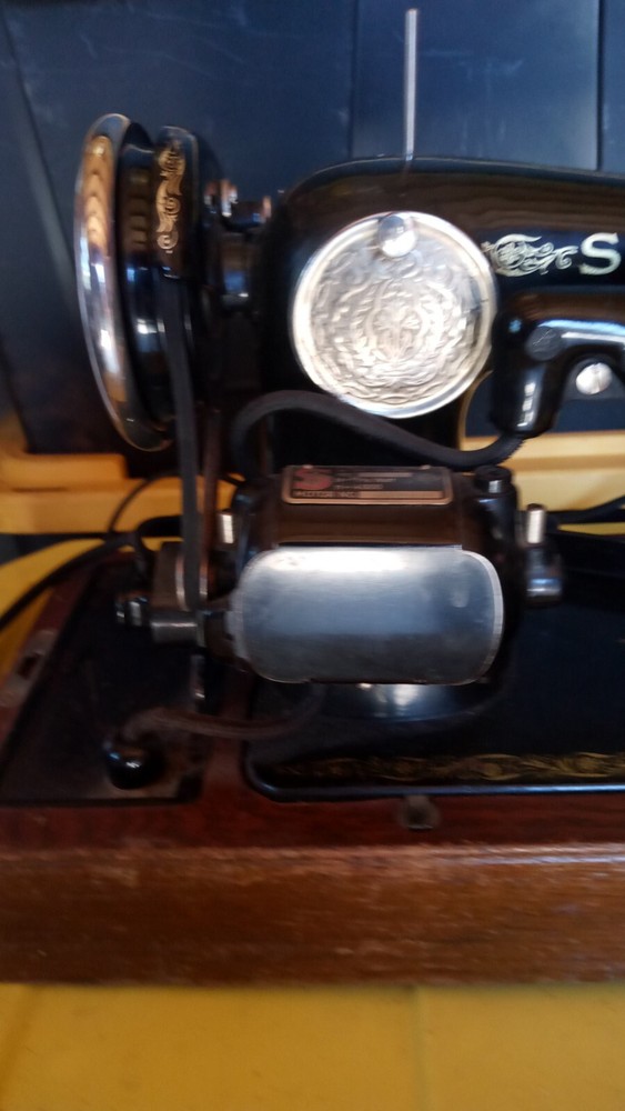 Vintage Singer Sewing Machine
