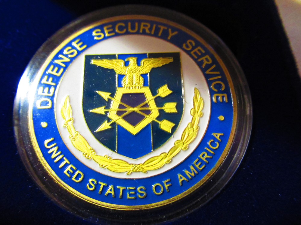 DEFENSE SECURITY SERVICE Challenge Coin w/ Presentation Box