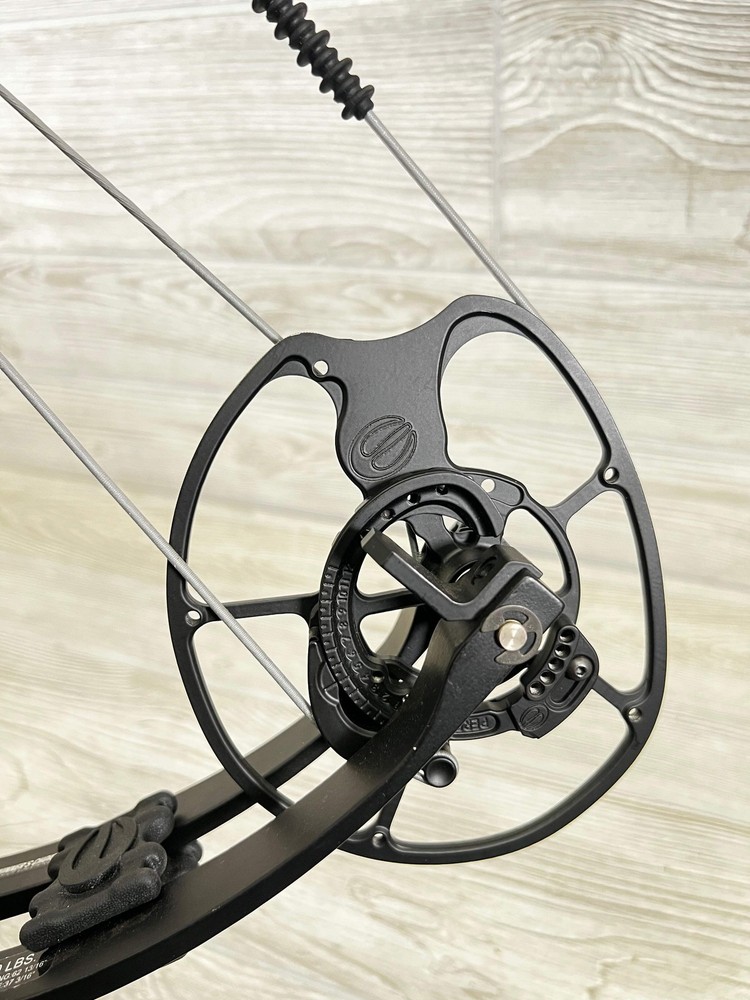 Elite Ethos First Lite Specter Right Handed 60-70#