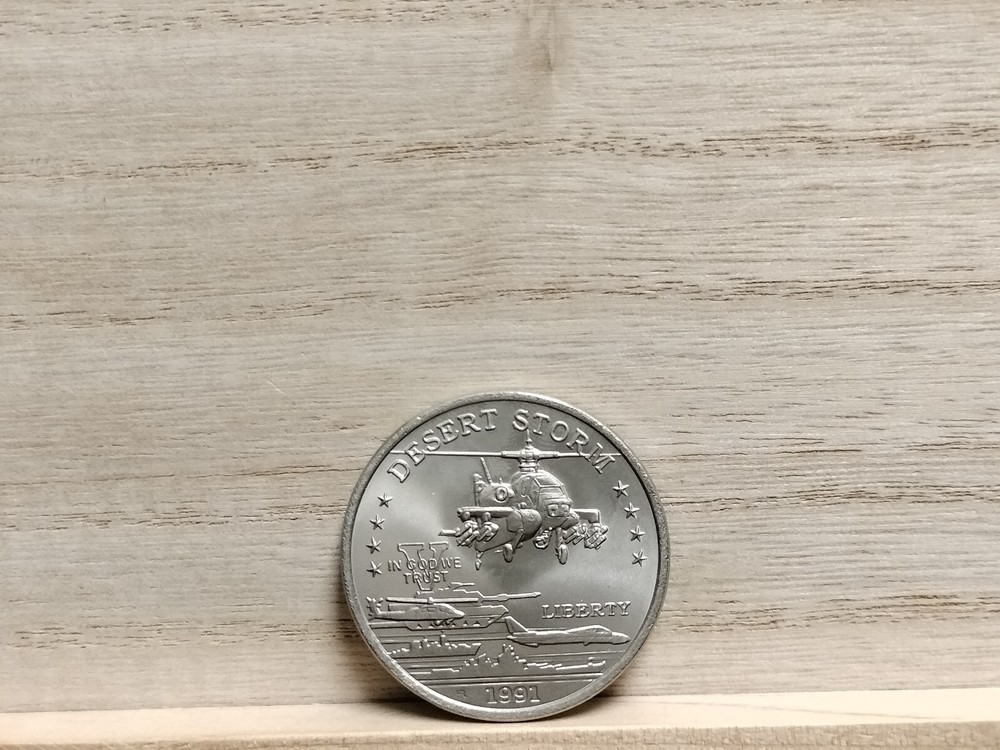 1991 5 Dollars Hutt River Coin (AH64A Apache)