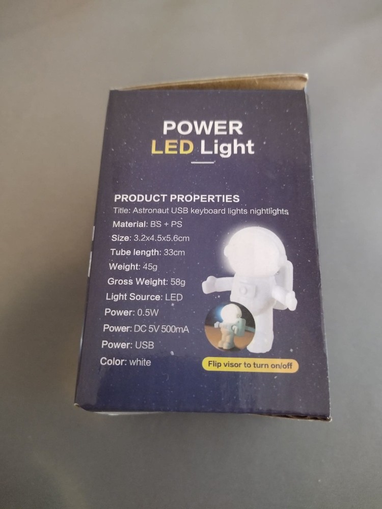 Soondar Astronaut USB Light, open box