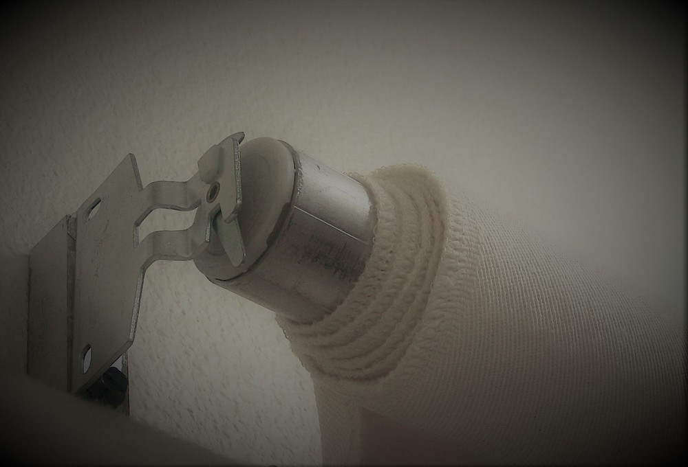 Easy Quilt Systems ~ Retractable Design Wall 72" X 72"