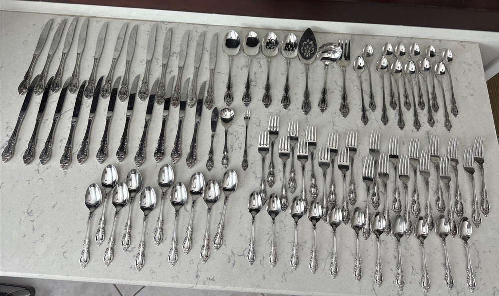 Oneida BRAHMS Community Stainless Flatware & Serving/Hostess 88 Pieces