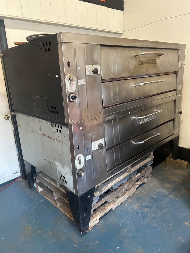 Bakers Pride Natural Gas Double Deck Pizza Oven