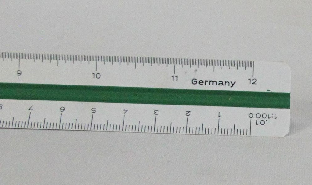 Alvin 247P Metric Triangular Drafting Scale Ruler (30 cm / 11.81"). Germany