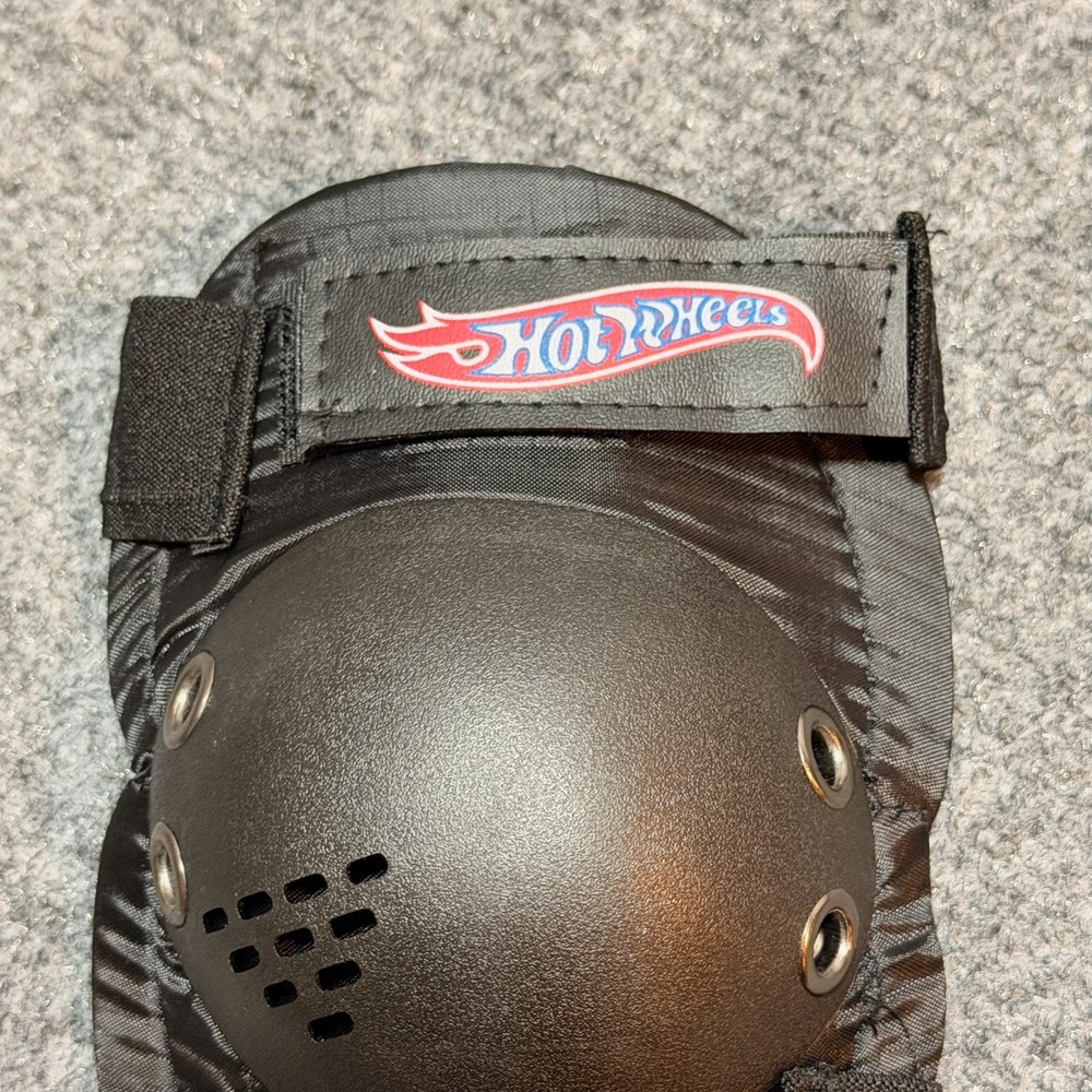 NEW Hot Wheels Elbow Knee Protective Pads Black Skateboarding Rollerblading