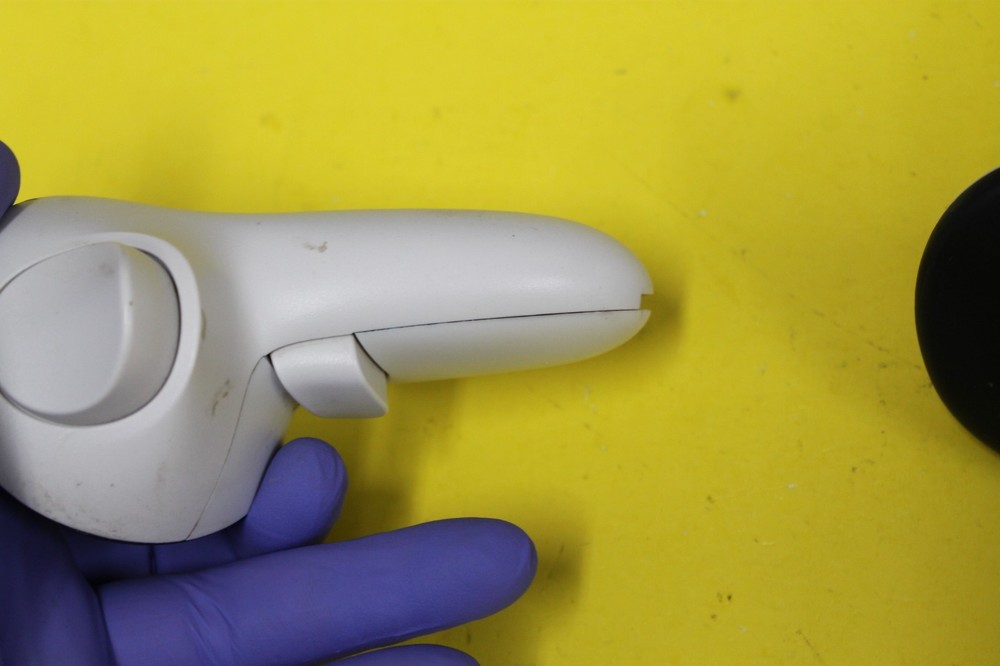 READ ~ Genuine Meta Quest 3 / 3S VR Left & Right Pair Controllers ONLY