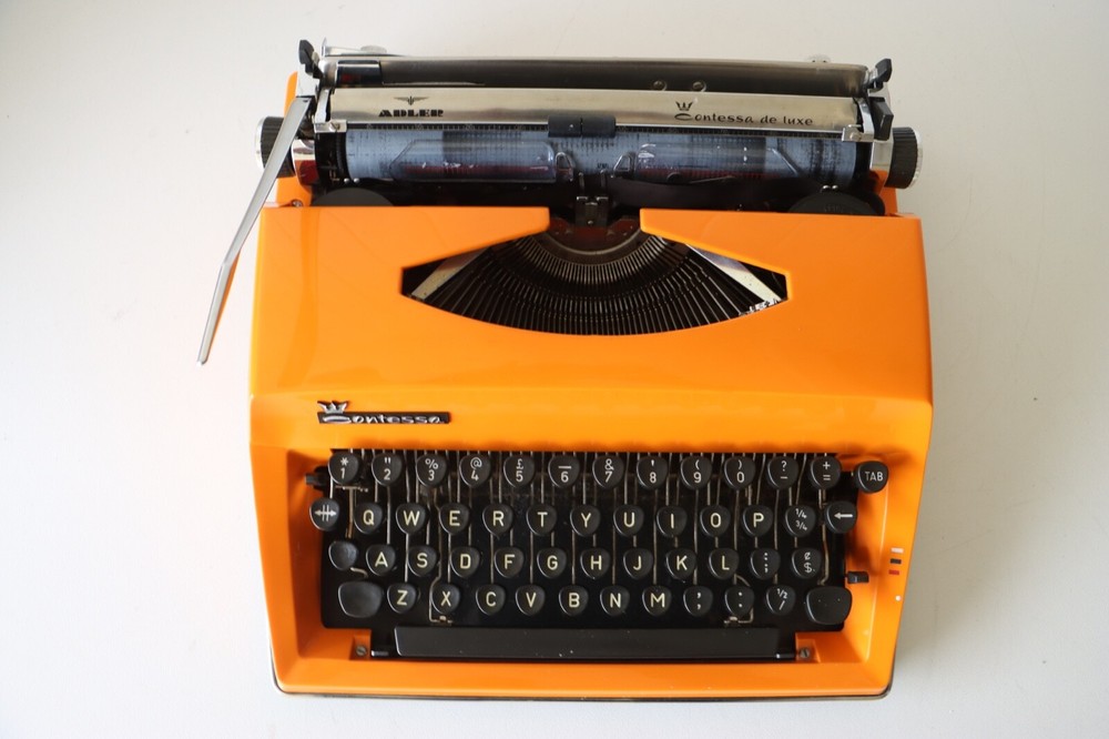 Contessa TYPEWRITER - Bright Orange - Excellent Working Condition!