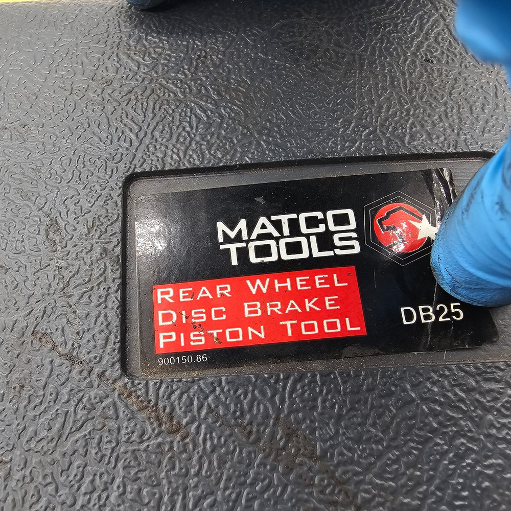 Matco Tools DB25 Rear Wheel Disc Brake Piston Tool Set Pre-owned