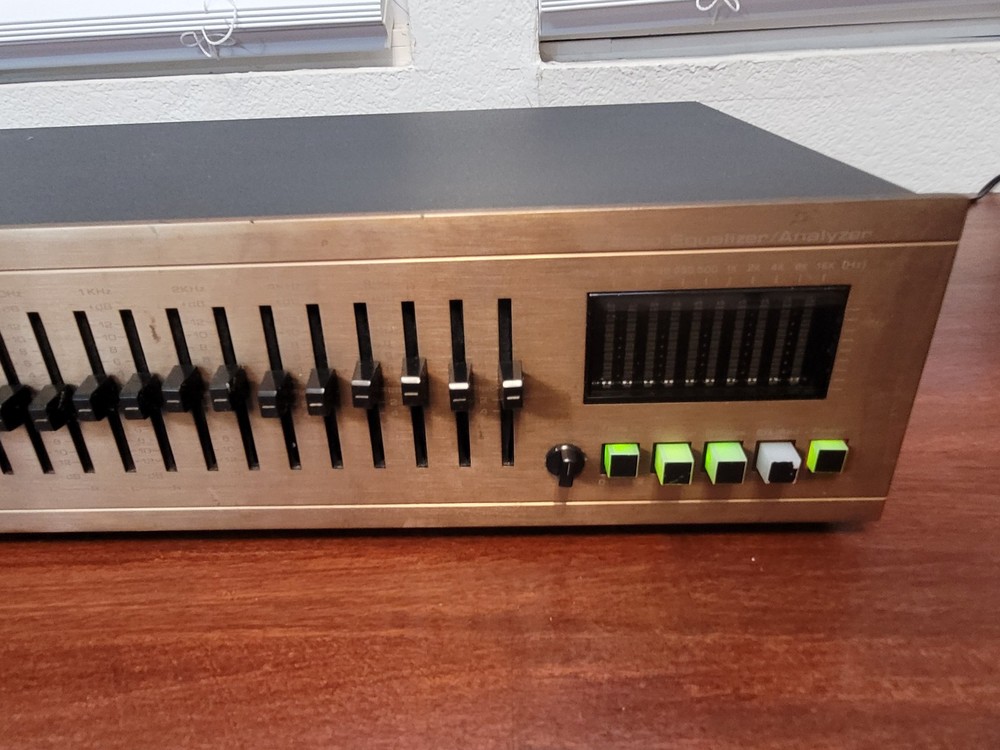 Parasound EQ300 12 Band Equalizer- Analyzer