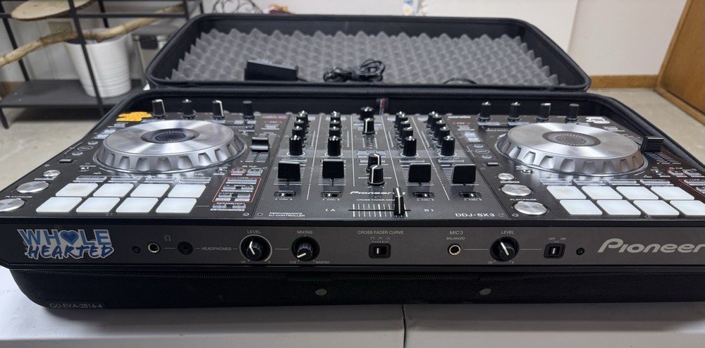 Pioneer DDJ-SX3 Performance DJ Controller