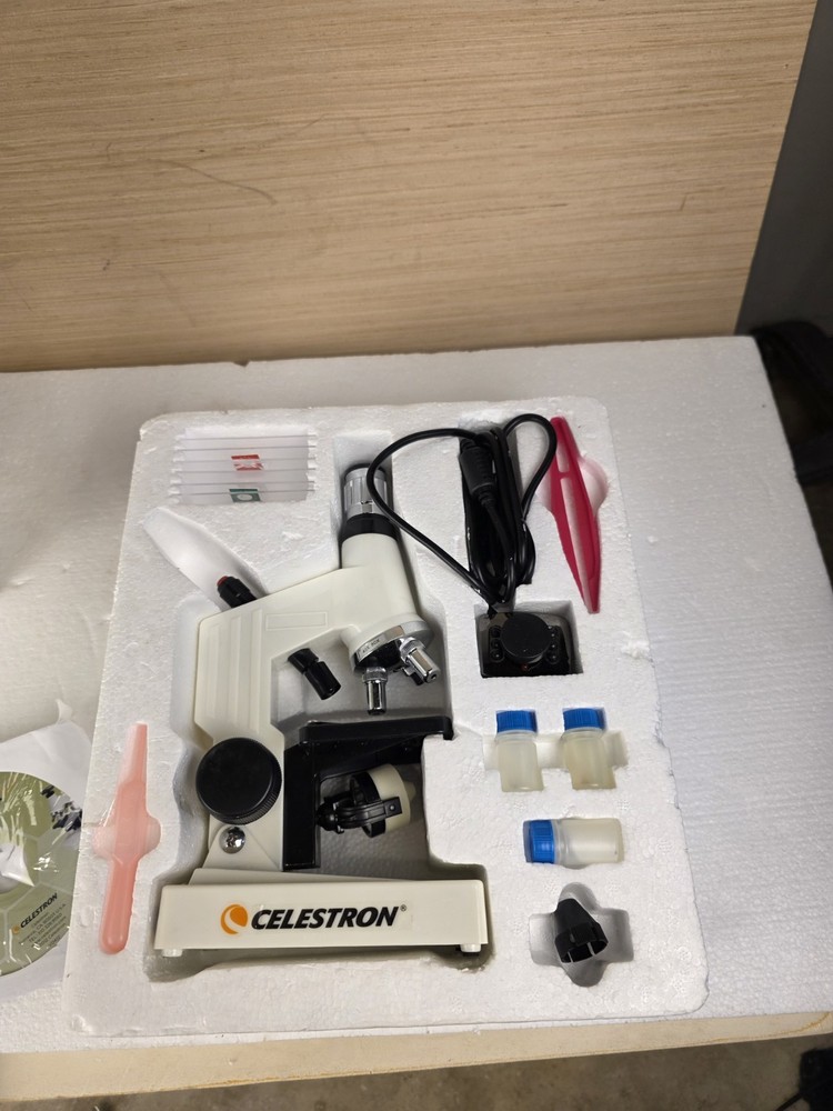Celestron Digital Microscope Kit Model 44320 600X