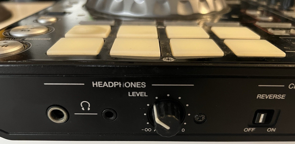 Pioneer DDJ-SR Digital DJ Controller Comes With Extras please read description