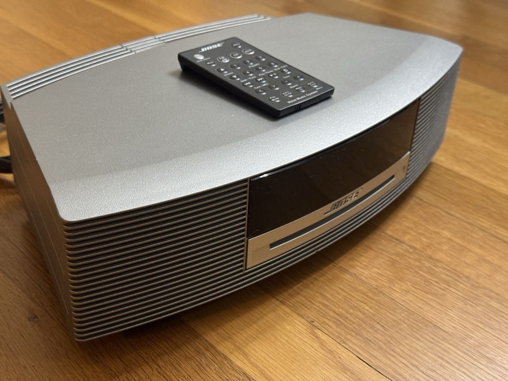 Bose Wave Music System Titanium Silver With Remote