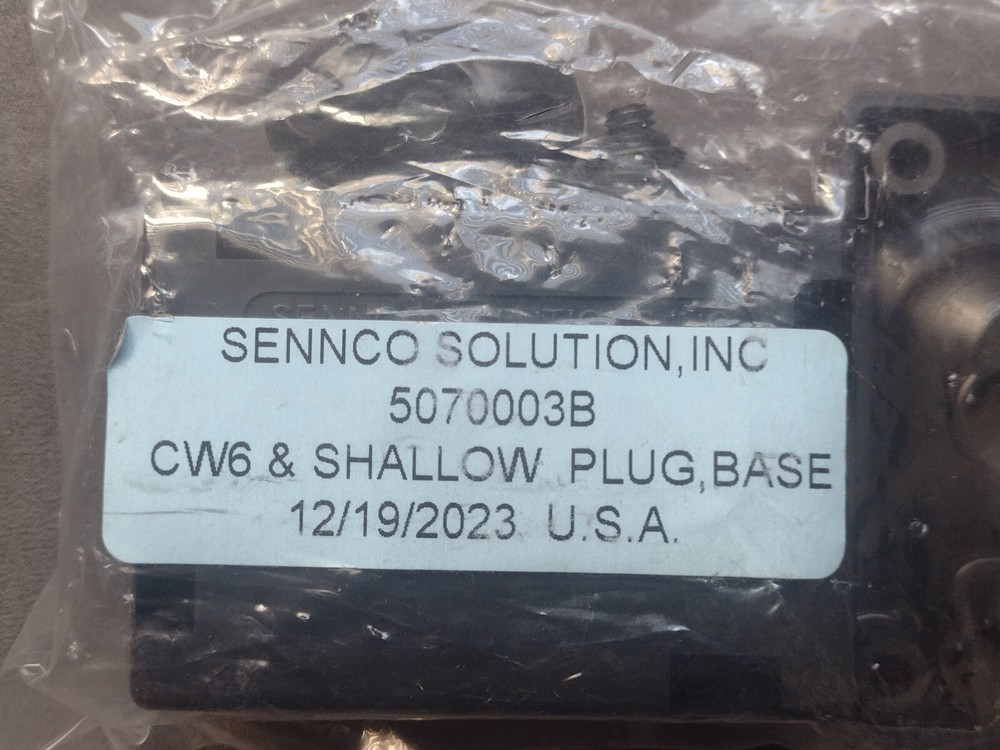 Sennco Solution Inc. Shallow Plug Base Standard Voltages CW6 5070003B