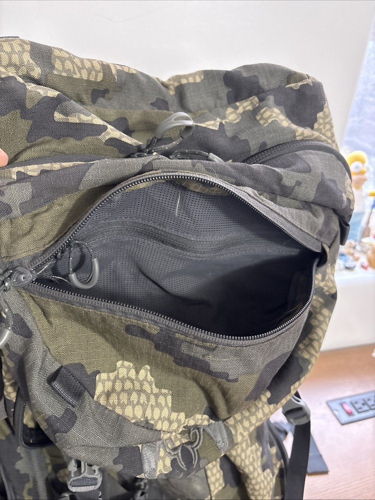 Kuiu Pro 3600 Verde Backpack Lumbar Support Adjustable Straps Carbon Pack Frame