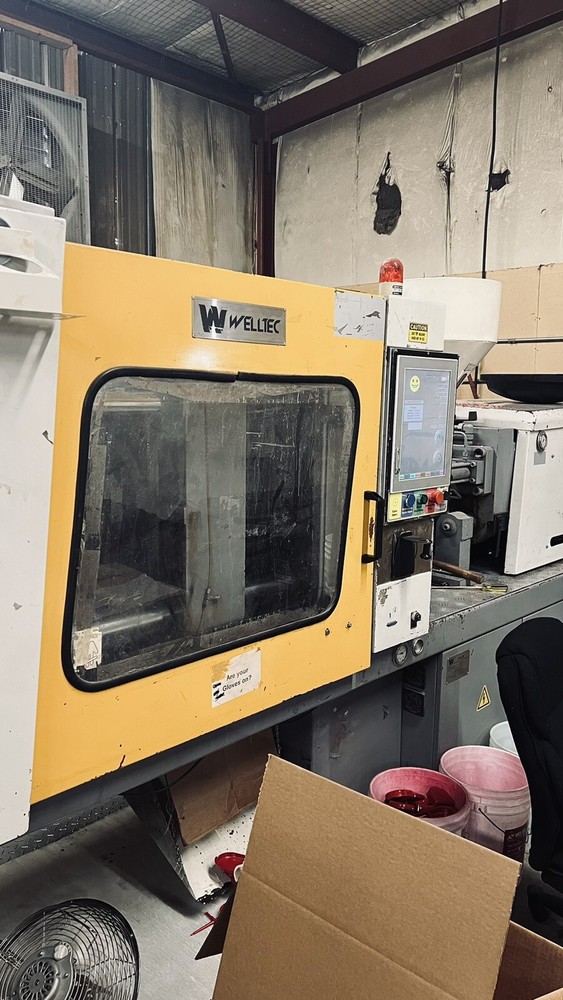 Welltec 175 Ton injection molding machine