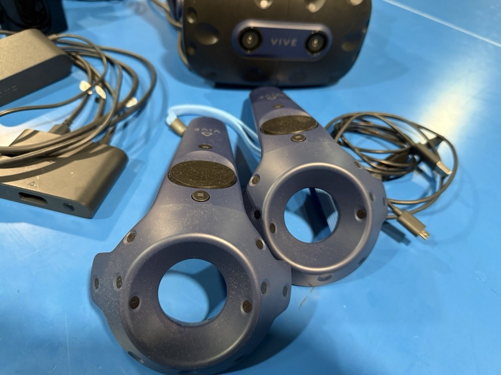 HTC Vive Pro VR Headset System with Controllers, Base Stations and box