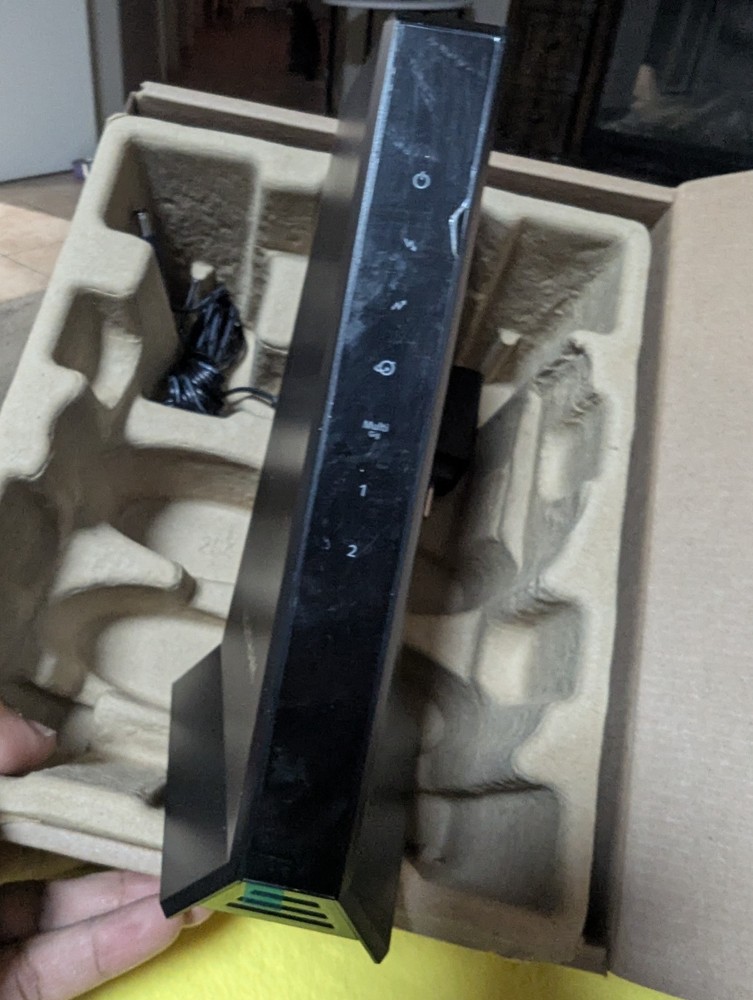 NETGEAR Nighthawk CM3000 Mid/High-Split DOCSIS 3.1 Modem
