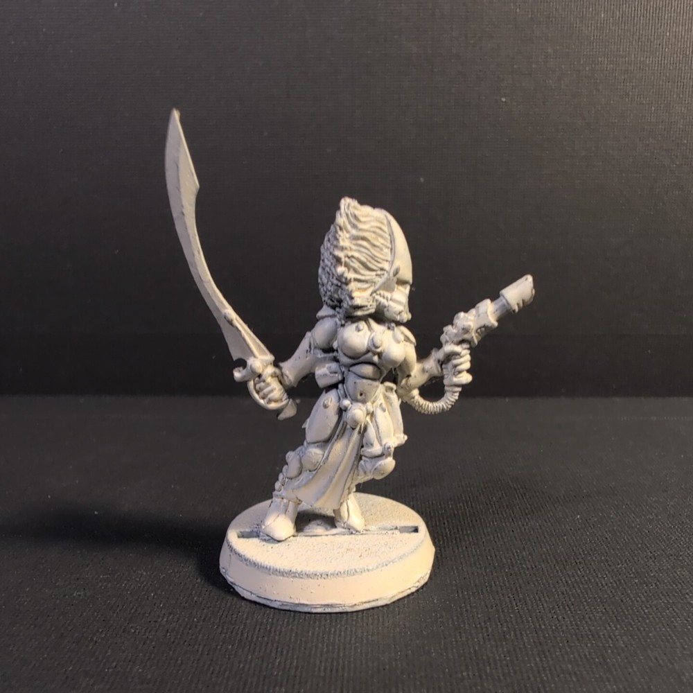 Howling Banshee - Eldar Rogue Trader Warhammer 40k Metal OOP Jes Goodwin