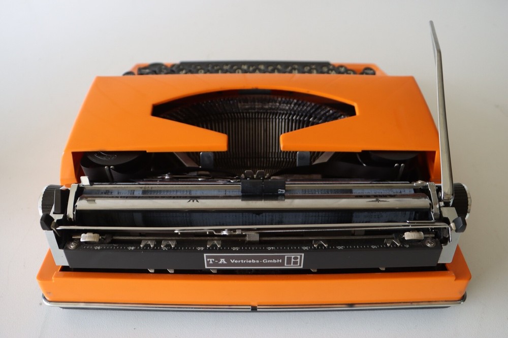 Contessa TYPEWRITER - Bright Orange - Excellent Working Condition!