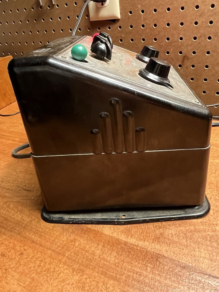 Lionel Type V 150W Trainmaster Transformer – Tested All 4 Outputs Working