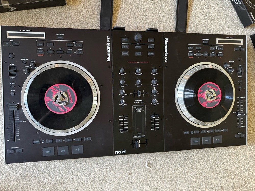 Numark NS7FX Digital DJ Controller
