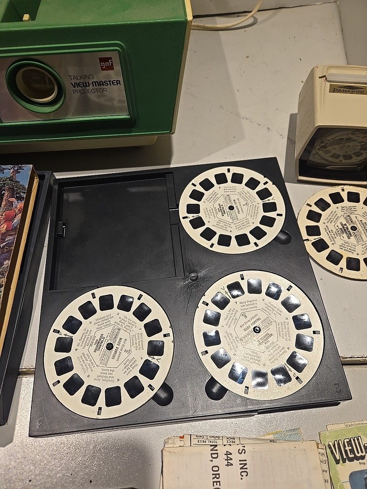 70's GAF Talking View-Master Projector Green Needs Bulb Fans Turn On Extras