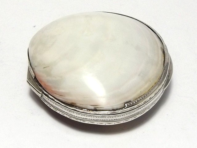 RARE 18TH CENTURY FRENCH SOLID SILVER & SHELL SNUFF BOX, PIQUE, PARIS c1798