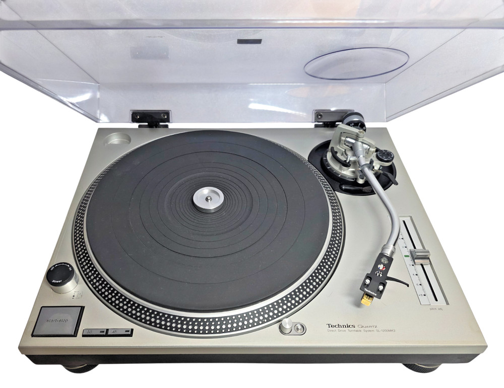TECHNICS 1200 mk2  Manual Direct Drive Turntable with new high end needle