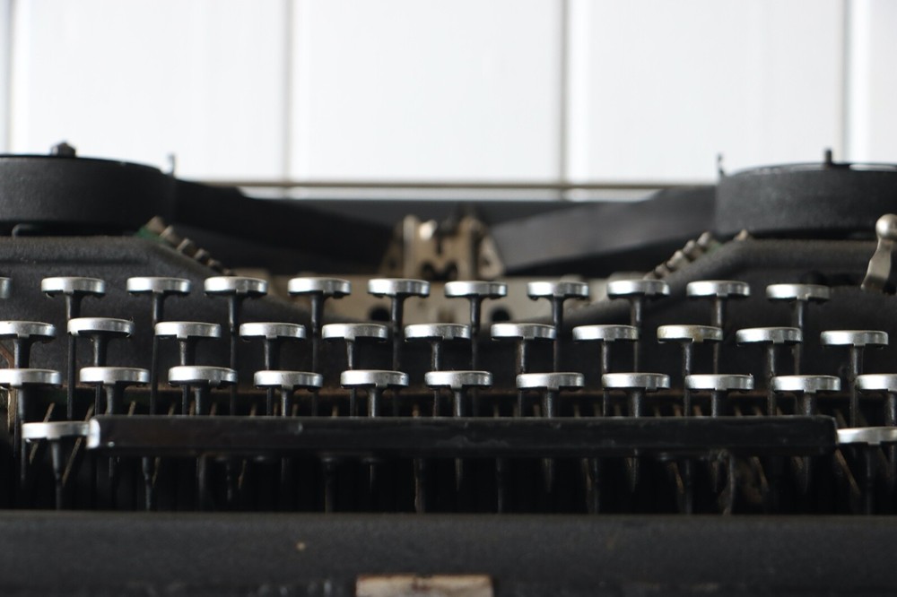Antique Underwood Portable Typewriter - Excellent Working Condition!