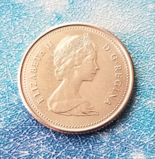 Canada 1983 10 Cents Coin ♤