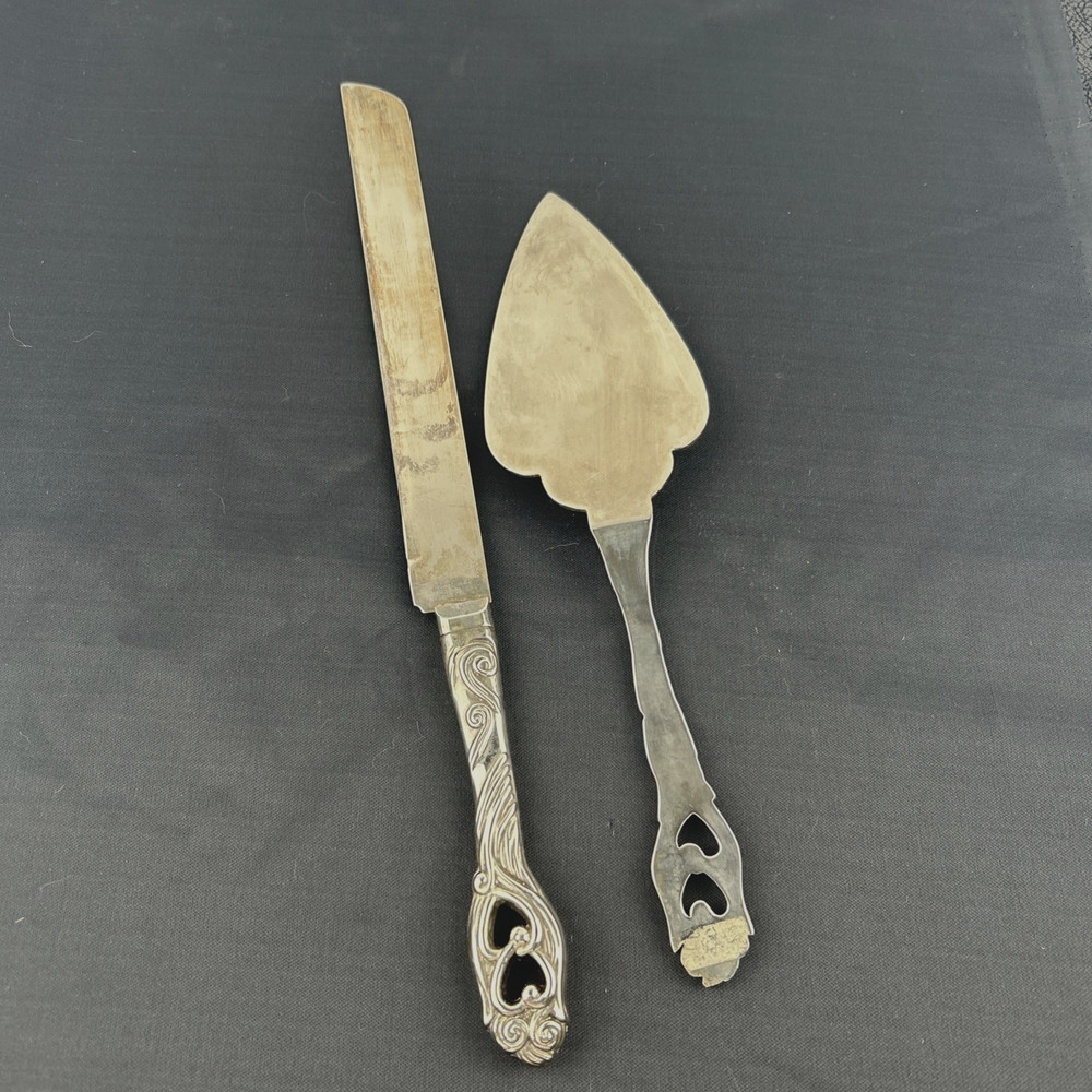 Everlasting Elegance 2 Piece Wedding Cake SERVING SET Heart Design Preowned