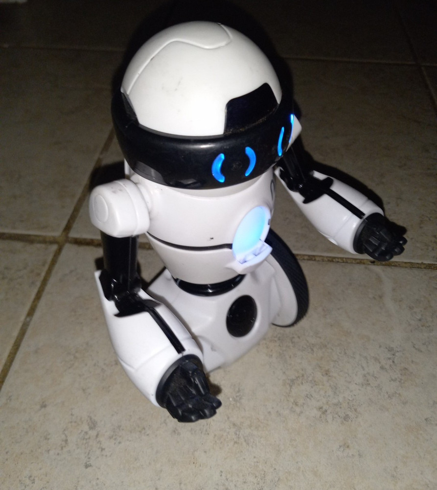 WowWee Mip Robot WHITE Interactive 0820 NO REMOTE