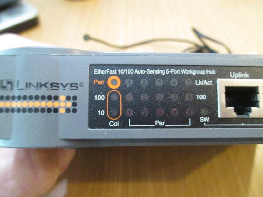 Linksys EtherFast (EFAH05W) 5-Ports External Hub