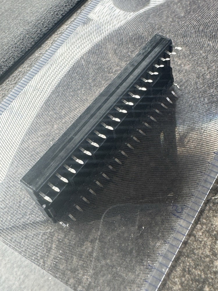 1 PC DIP-40 IC Socket AMP