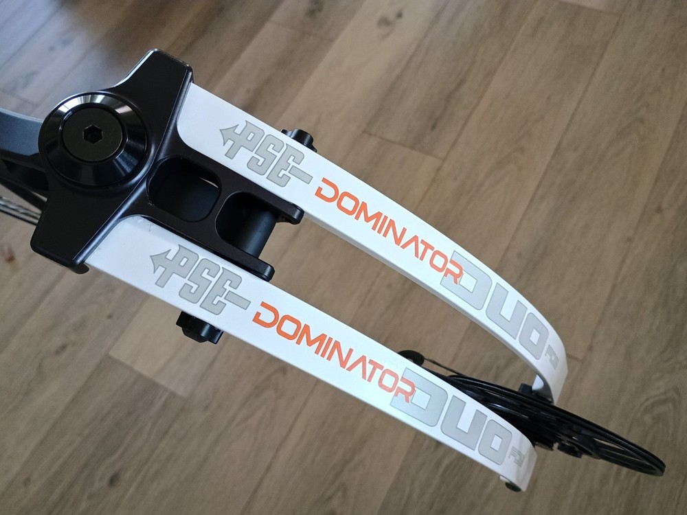 PSE Dominator Duo 40 SE2 archery bow RH