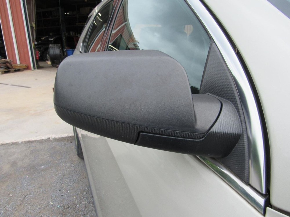 EQUINOX 2014 Glove Box 1062089