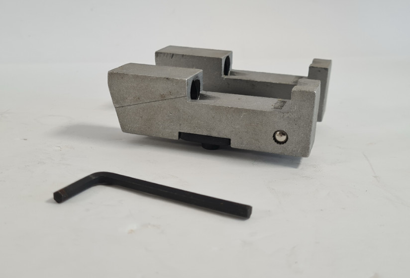 Eagle Tool Company Adjustable Double Pocket Hole Guide – Item #DY48